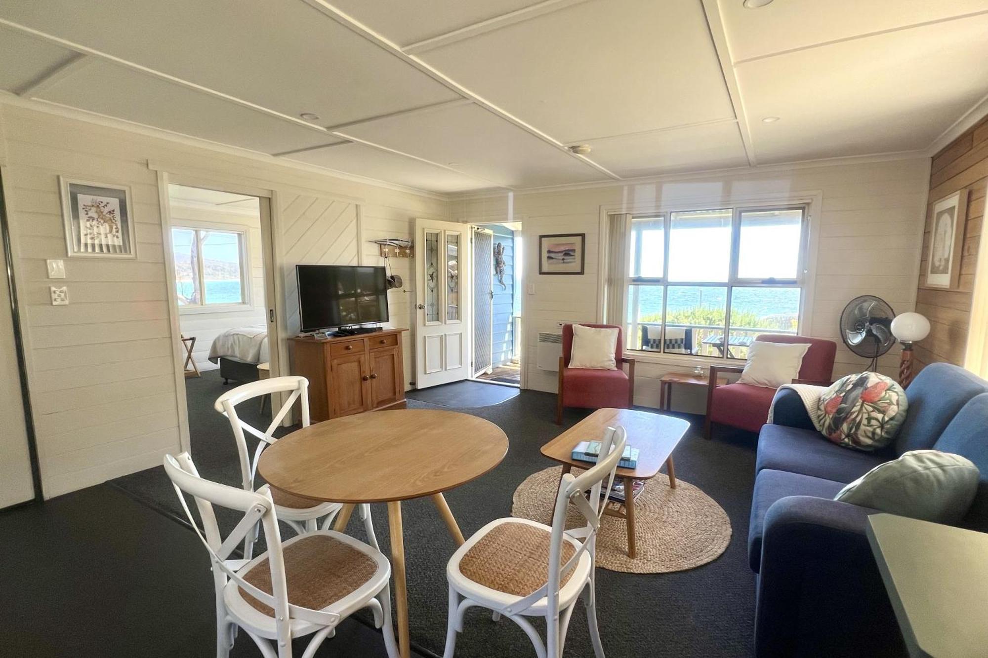 Binalong Beach Cottage Beachfront At Bay Of Fires Next To Restaurant Binalong Bay Екстер'єр фото