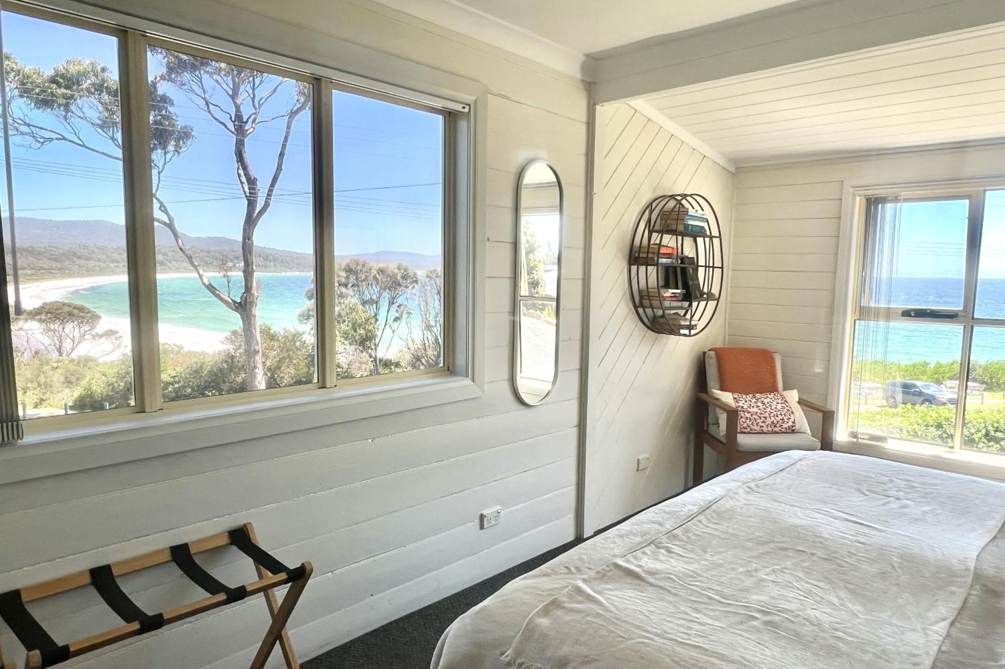 Binalong Beach Cottage Beachfront At Bay Of Fires Next To Restaurant Binalong Bay Екстер'єр фото